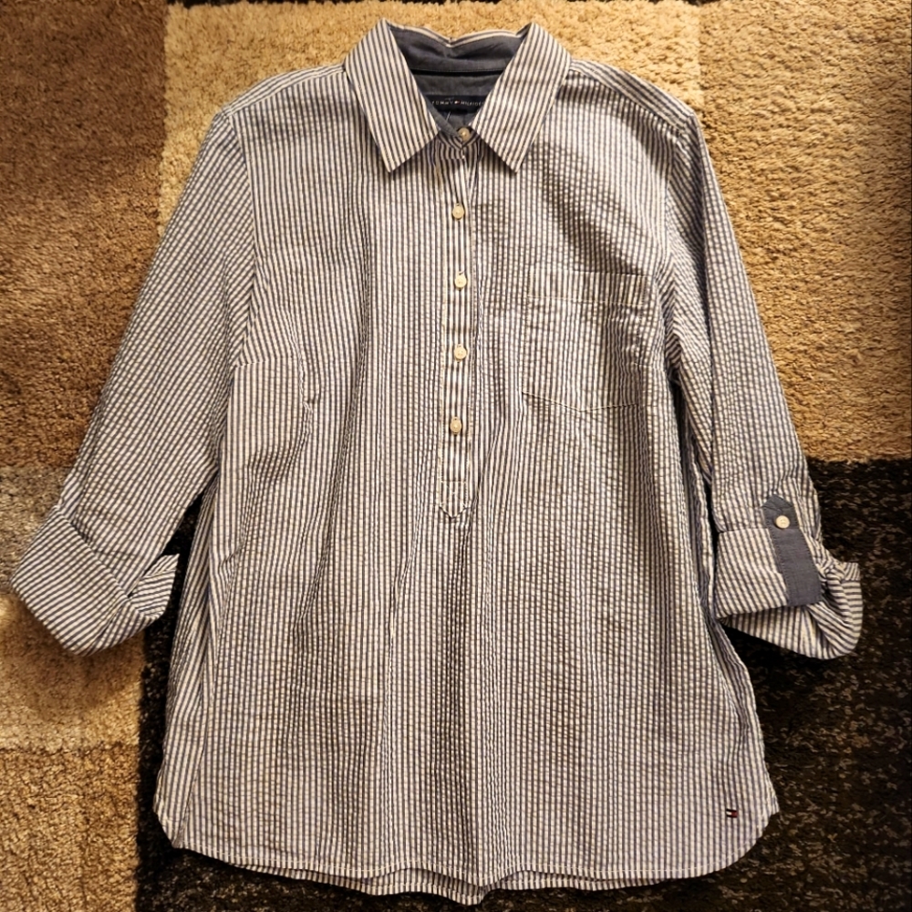 Tommy Hilfiger blue/white seersucker top